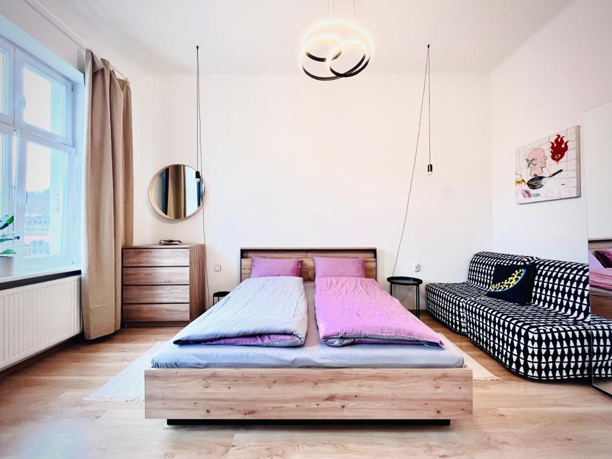 קרלובי וארי Sunny City - Apartment In Spa Zone With Private Garage מראה חיצוני תמונה