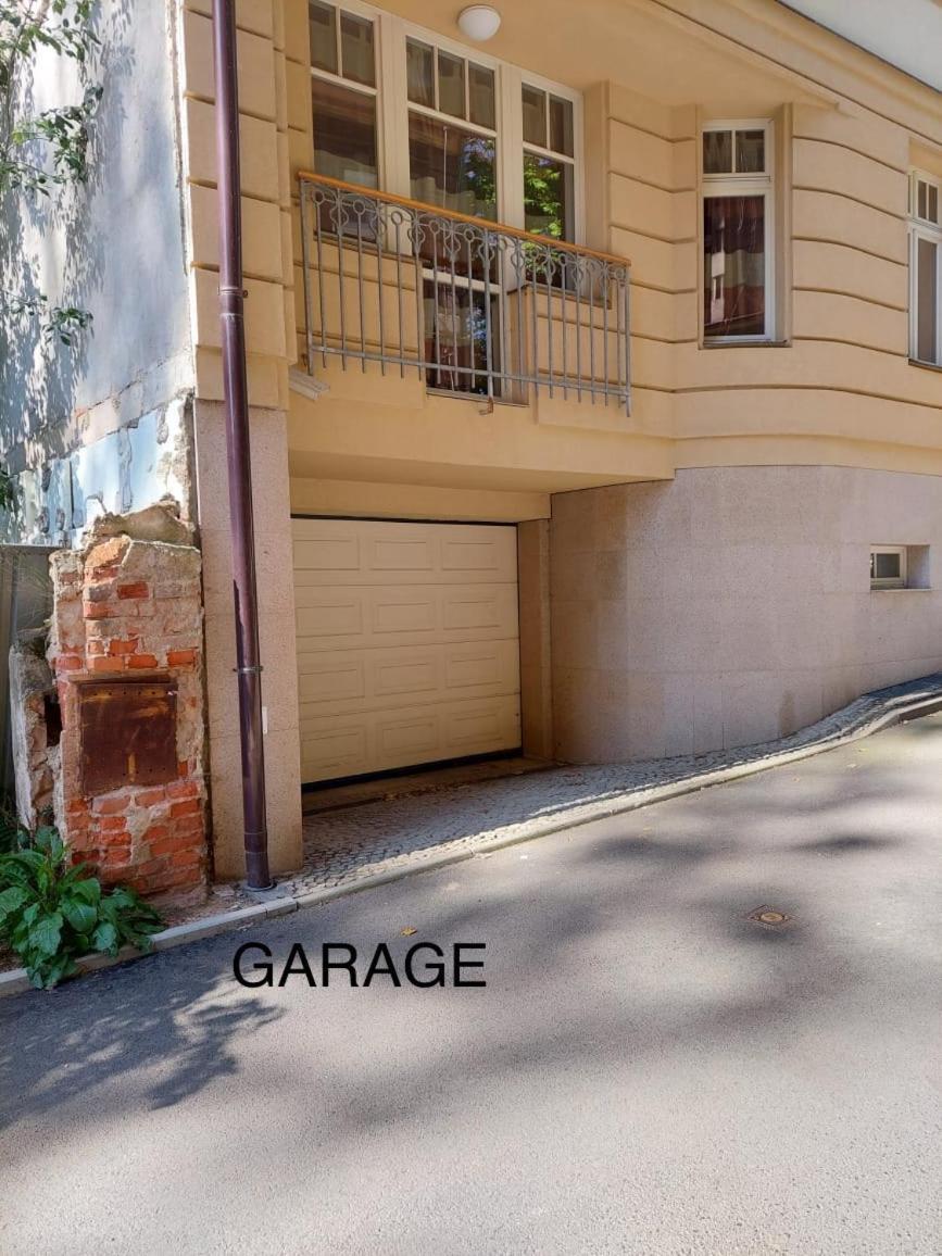 קרלובי וארי Sunny City - Apartment In Spa Zone With Private Garage מראה חיצוני תמונה